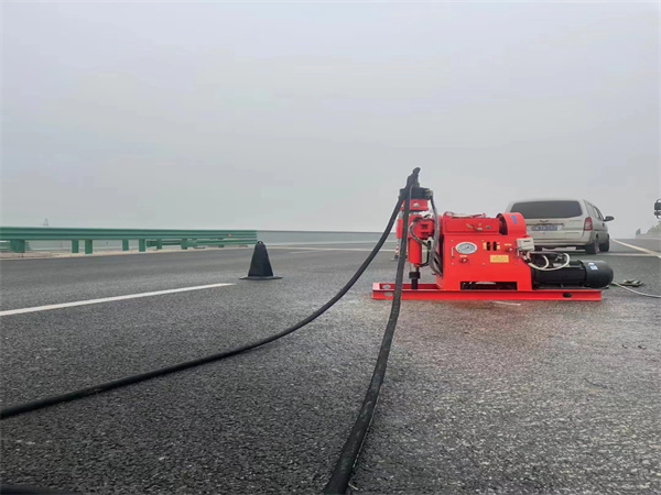 港口镇马路路基路面开裂下沉注浆加固灌浆